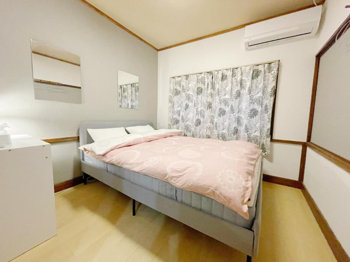 距离namba Shinsaibashi麗子民宿 Osaka Esterno foto